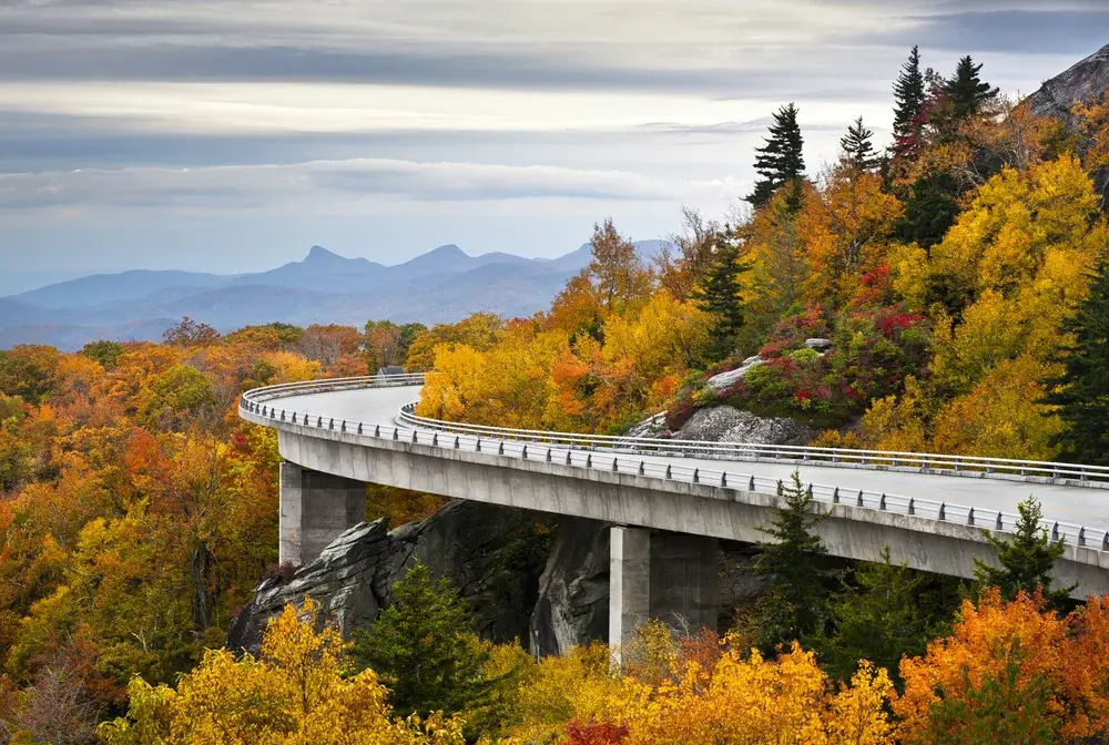 Blue Ridge Parkway , USA - Linn Cove