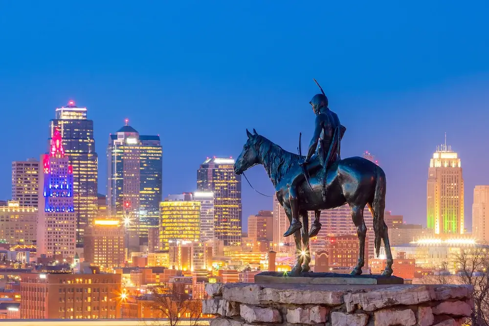 Kansas City skyline, The Scout overlooking Kansas City