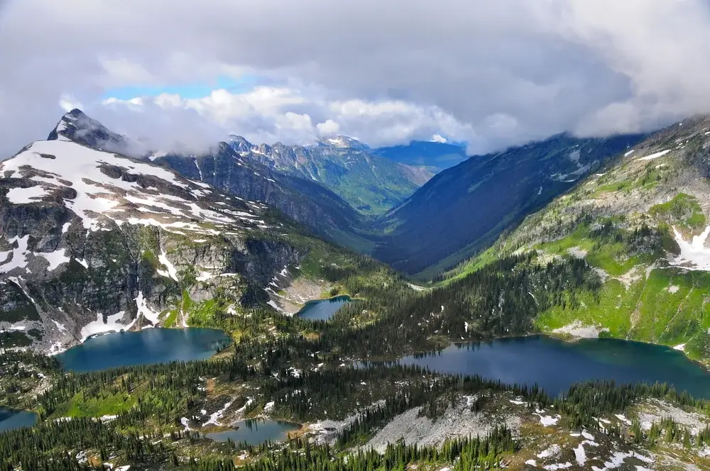 Mount Revelstoke BC - Mountains and lakes