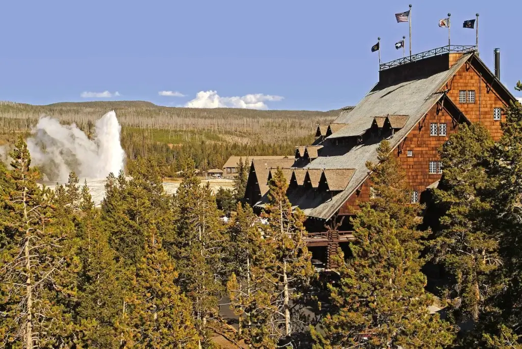 Old Faithful Inn - Inside the Park, Yellowstone National park