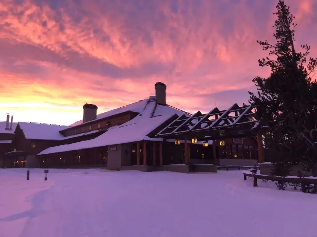 Old Faithful Snow Lodge & Cabins - Inside the Park, Yellowstone National park