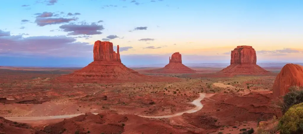 Sunset at Monument Valley Navajo Tribal Park in Arizona and Utah, United States of America, USA Experts